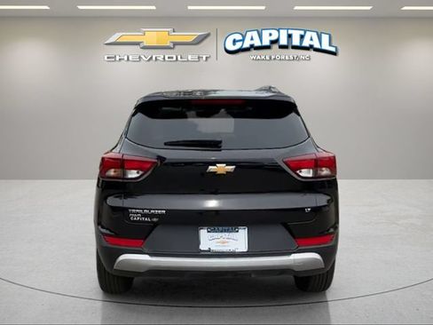 Used 2025 Chevrolet TrailBlazer LT AWD/4WD image 4
