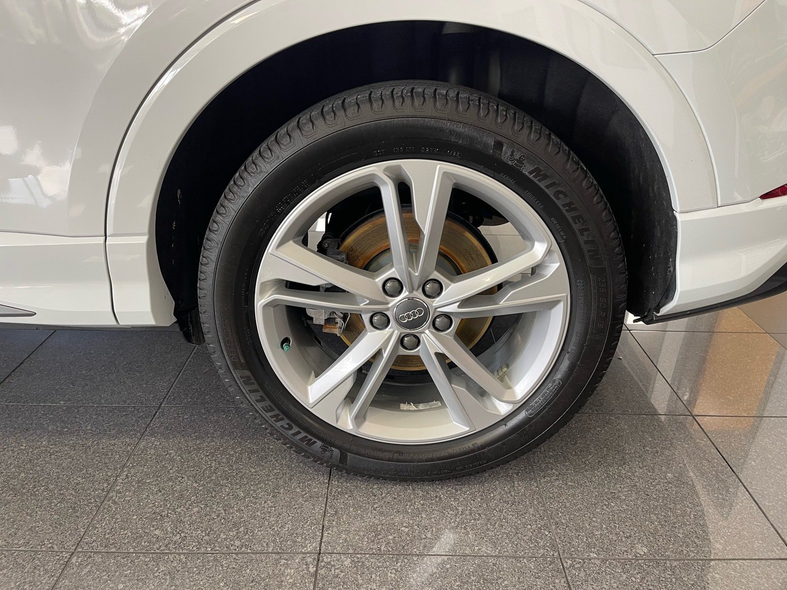 Used 2019 Audi Q3 2.0T Premium Plus w/ Premium Plus Package AWD/4WD image 21