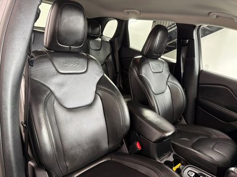 Used 2019 Jeep Cherokee Limited AWD/4WD image 26
