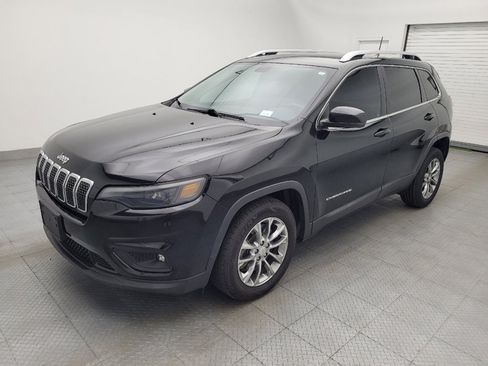 Used 2019 Jeep Cherokee Latitude Plus FWD image 2