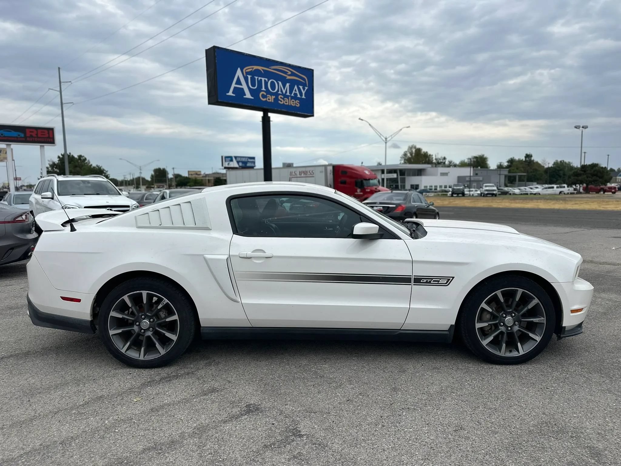 Used 2012 Ford Mustang GT Premium RWD image 4