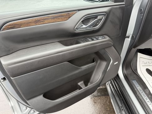Used 2024 Chevrolet Suburban Premier w/ Premium Package 2 image 15