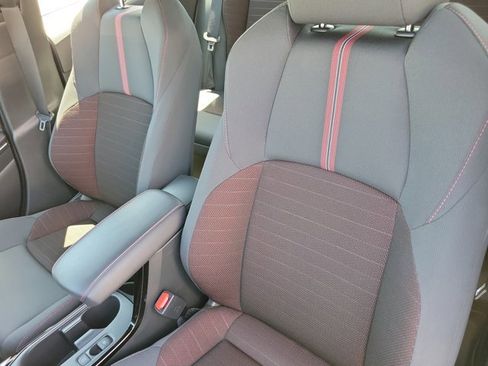 Used 2025 Toyota Corolla SE image 6