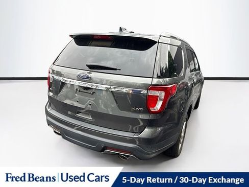 Used 2018 Ford Explorer XLT AWD/4WD image 8