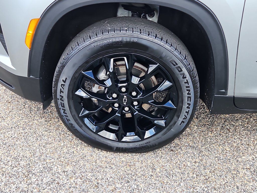 Used 2024 Chevrolet Traverse LS w/ Midnight/Sport Edition AWD/4WD image 7
