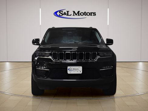 Used 2023 Jeep Grand Cherokee Limited AWD/4WD image 2