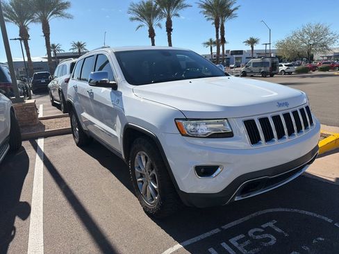 Used 2015 Jeep Grand Cherokee Limited w/ Luxury Group II image 2