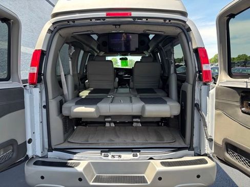 Used 2022 GMC Savana 2500 w/ Enhanced Convenience Package RWD image 13