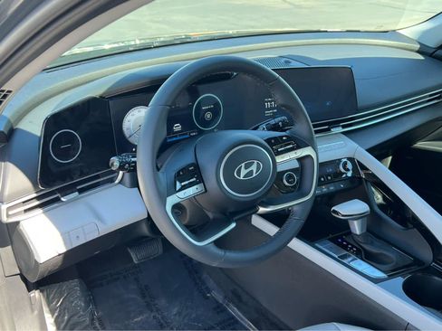 New 2026 Hyundai Elantra Limited FWD image 28