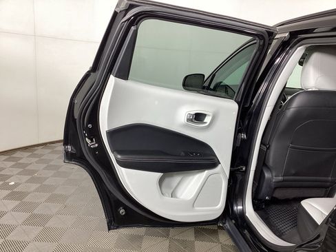 Used 2018 Jeep Compass Latitude w/ Popular Equipment Group image 12