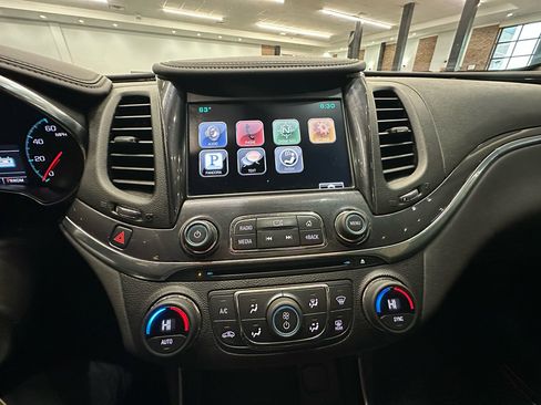 Used 2015 Chevrolet Impala LT w/ Convenience Package image 19