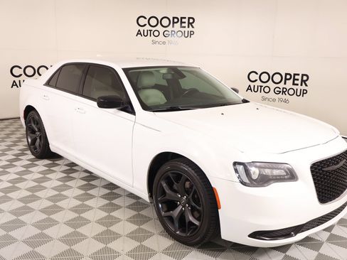 Used 2021 Chrysler 300 Touring w/ Sport Appearance Package RWD image 1