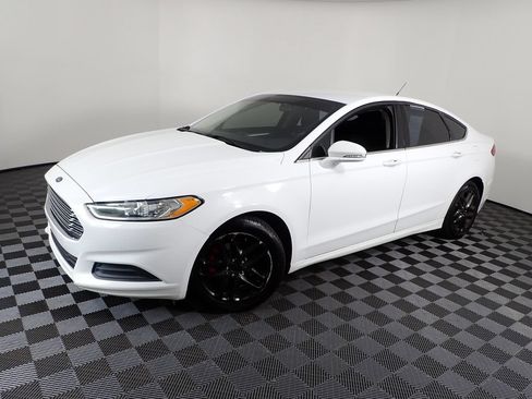 Used 2013 Ford Fusion SE FWD image 9