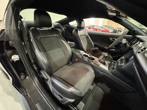 Used 2017 Ford Mustang Shelby GT350 w/ Convenience Package RWD image 43