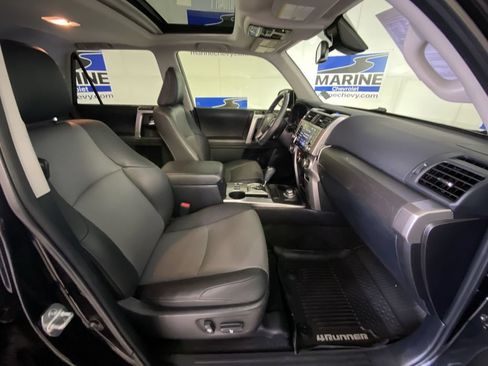 Used 2020 Toyota 4Runner SR5 Premium w/ Moonroof Package AWD/4WD image 34