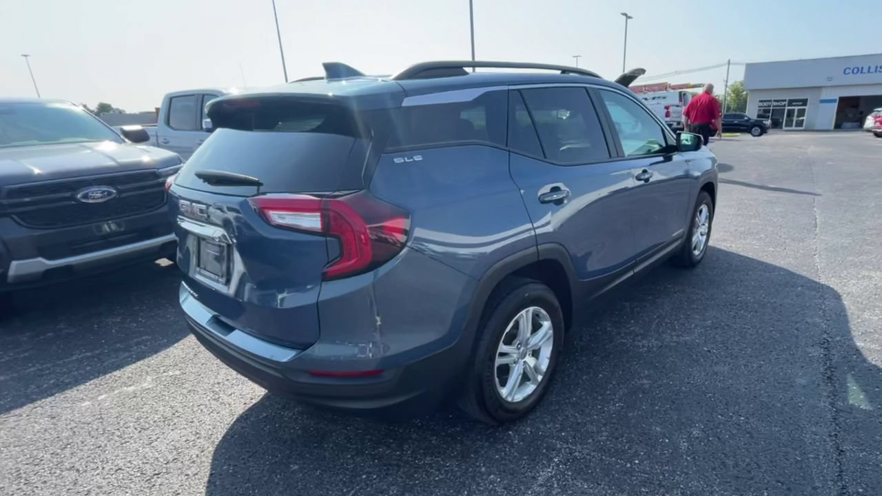 Certified 2024 GMC Terrain SLE w/ Driver Convenience Package FWD image 9