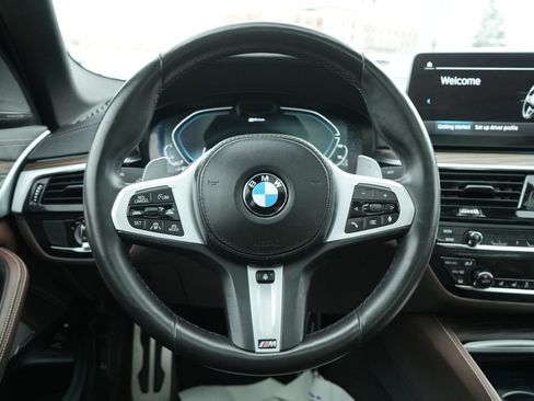 Used 2021 BMW 530e xDrive w/ Executive Package image 17