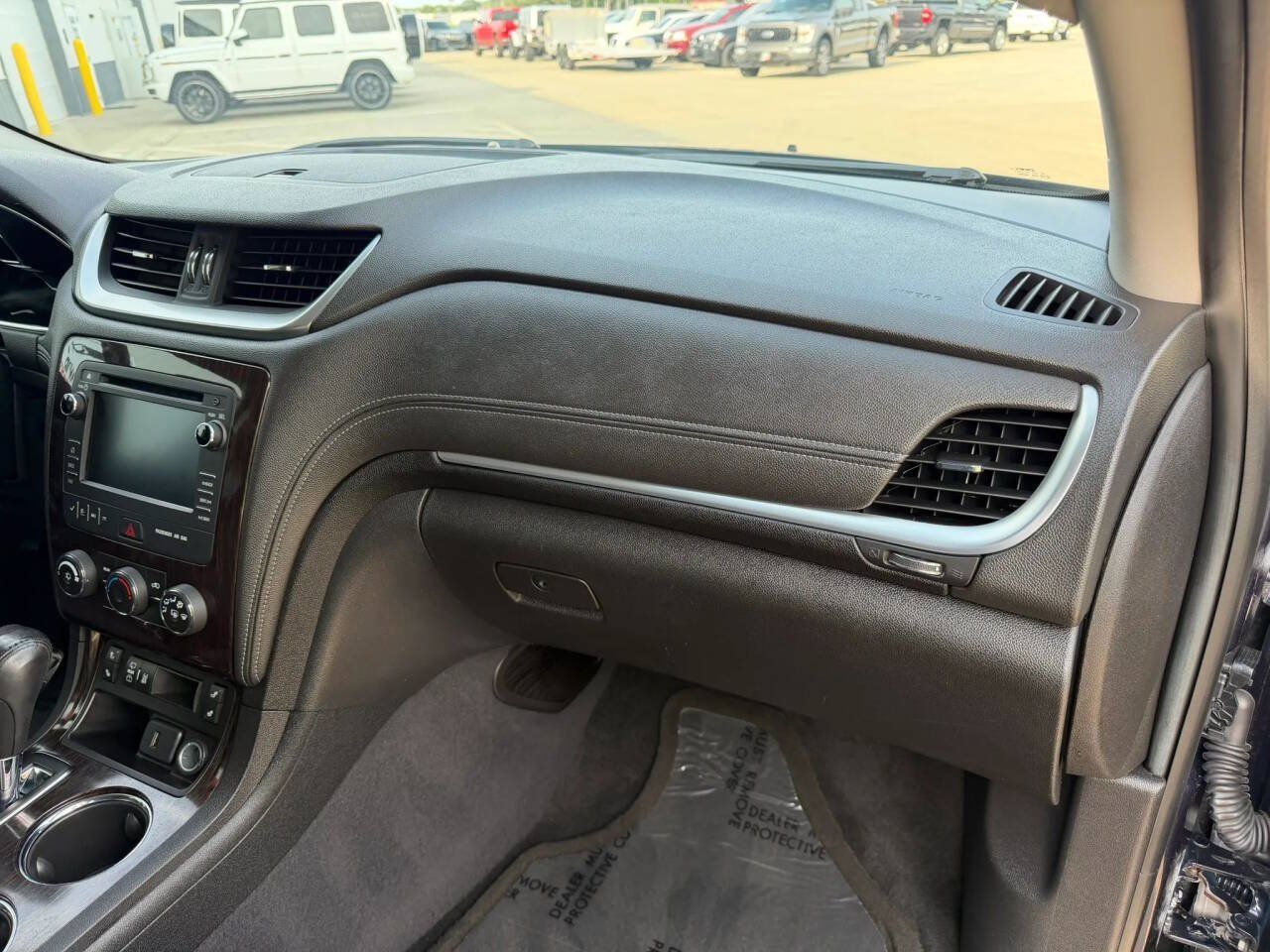 Used 2015 Chevrolet Traverse LT FWD image 17