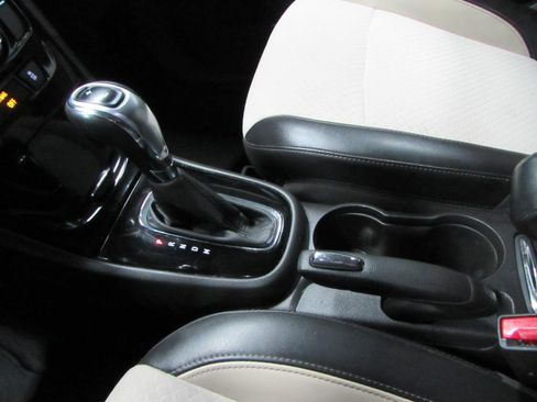 Used 2019 Buick Encore Sport Touring image 31