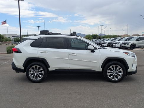 Used 2021 Toyota RAV4 XLE Premium FWD image 6