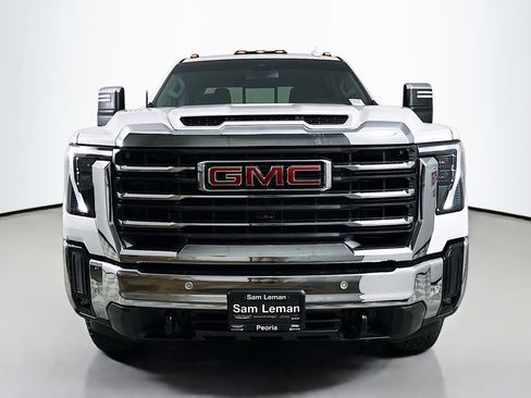 Used 2025 GMC Sierra 2500 SLT w/ SLT Premium Package image 2