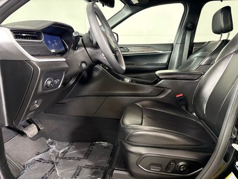 Used 2024 Jeep Grand Cherokee L Limited w/ Luxury Tech Group II image 25