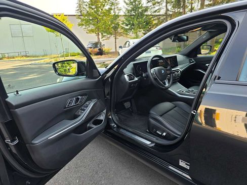 Used 2023 BMW 330i xDrive Sedan w/ Premium Package AWD/4WD image 19