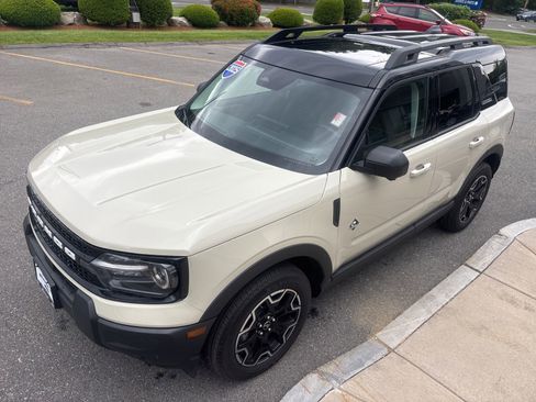 Used 2025 Ford Bronco Sport Outer Banks w/ Outer Banks Tech Package+ AWD/4WD image 7