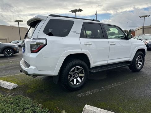 Used 2023 Toyota 4Runner TRD Off-Road Premium AWD/4WD image 6
