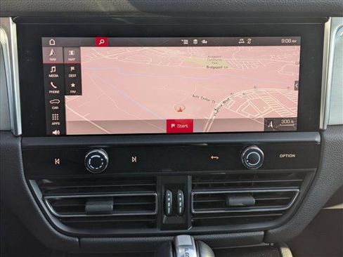 Used 2022 Porsche Macan image 13