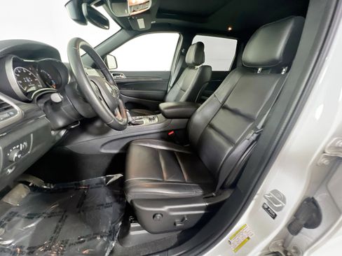 Used 2022 Jeep Grand Cherokee Limited image 21