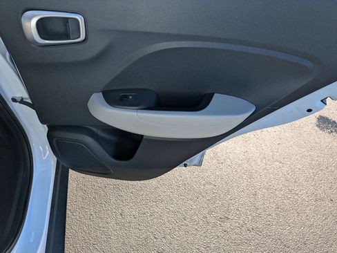 Used 2024 Hyundai Venue SEL image 29