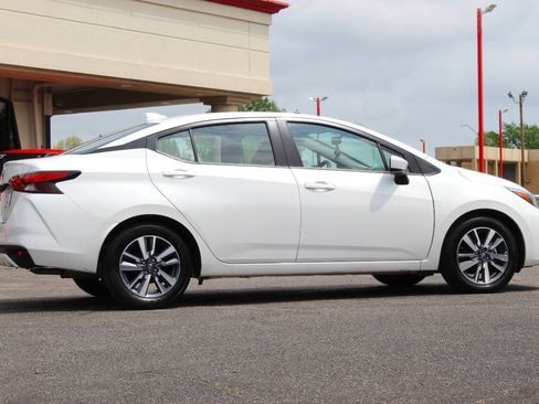 Used 2025 Nissan Versa SV FWD image 3