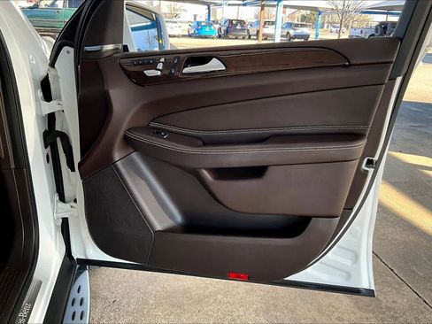 Used 2019 Mercedes-Benz GLS 450 4MATIC image 23