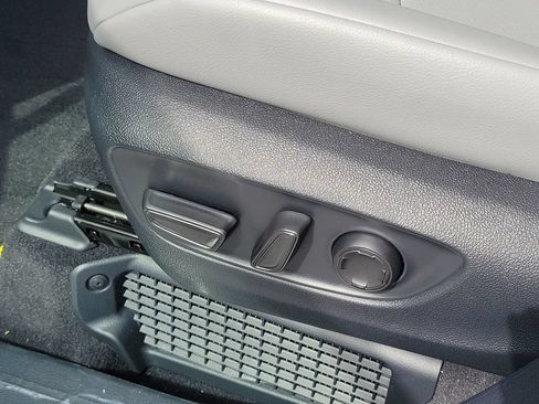 New 2026 Toyota Sienna XLE FWD image 23