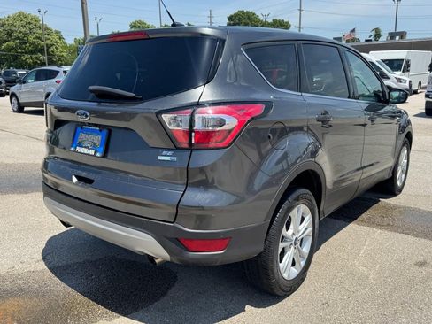 Used 2017 Ford Escape SE AWD/4WD image 3