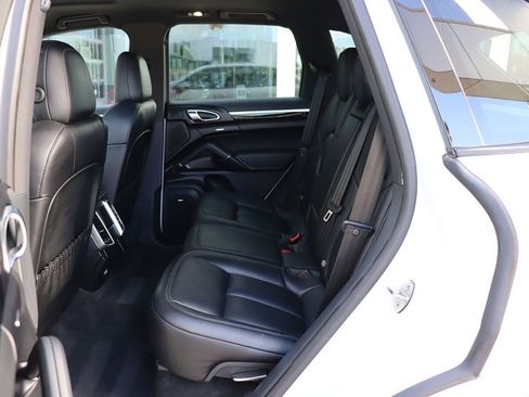 Used 2018 Porsche Cayenne Platinum Edition image 42