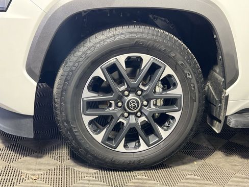 Used 2024 Toyota Sequoia Limited image 12