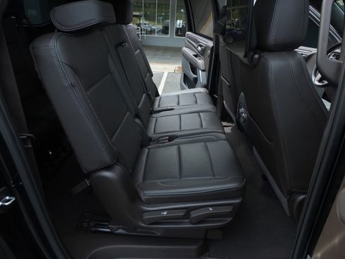 Used 2022 GMC Yukon XL Denali w/ Denali Ultimate Package RWD image 15