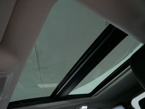 Used 2025 MAZDA CX-50 AWD 2.5 Hybrid w/ Premium Pkg image 32