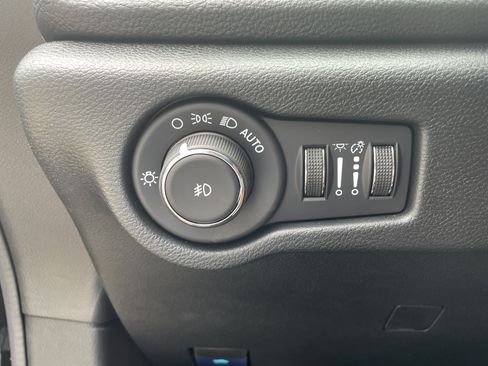 New 2026 Chrysler Pacifica Pinnacle image 21