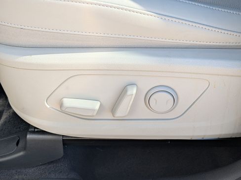 Certified 2025 Kia Sorento S w/ Panoramic Sunroof Package image 22