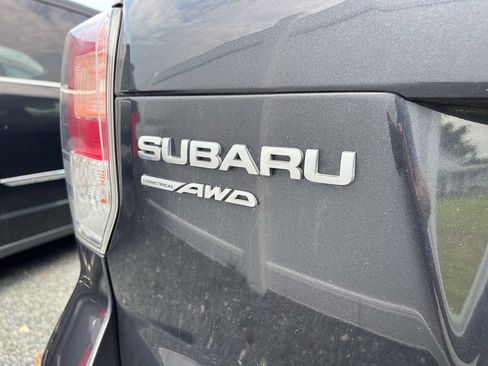 Used 2017 Subaru Forester 2.5i Premium AWD/4WD image 3