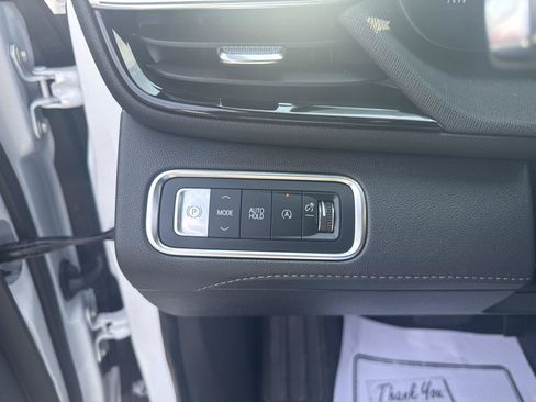 Used 2025 Buick Enclave Preferred FWD image 21