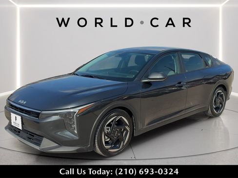 Used 2025 Kia K4 EX image 7