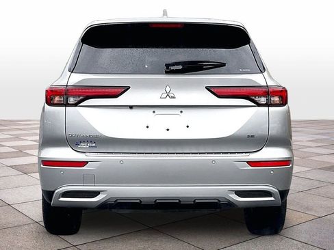 Used 2022 Mitsubishi Outlander SE AWD/4WD image 4