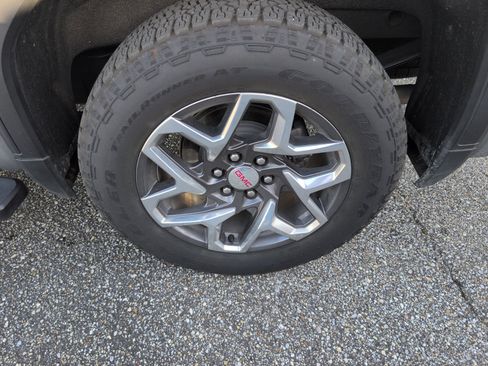 Used 2023 GMC Sierra 1500 SLT w/ SLT Premium Plus Package image 5