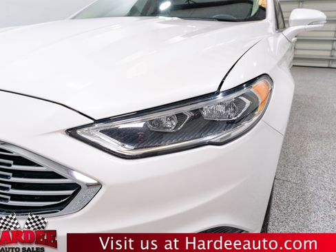 Used 2017 Ford Fusion SE image 8