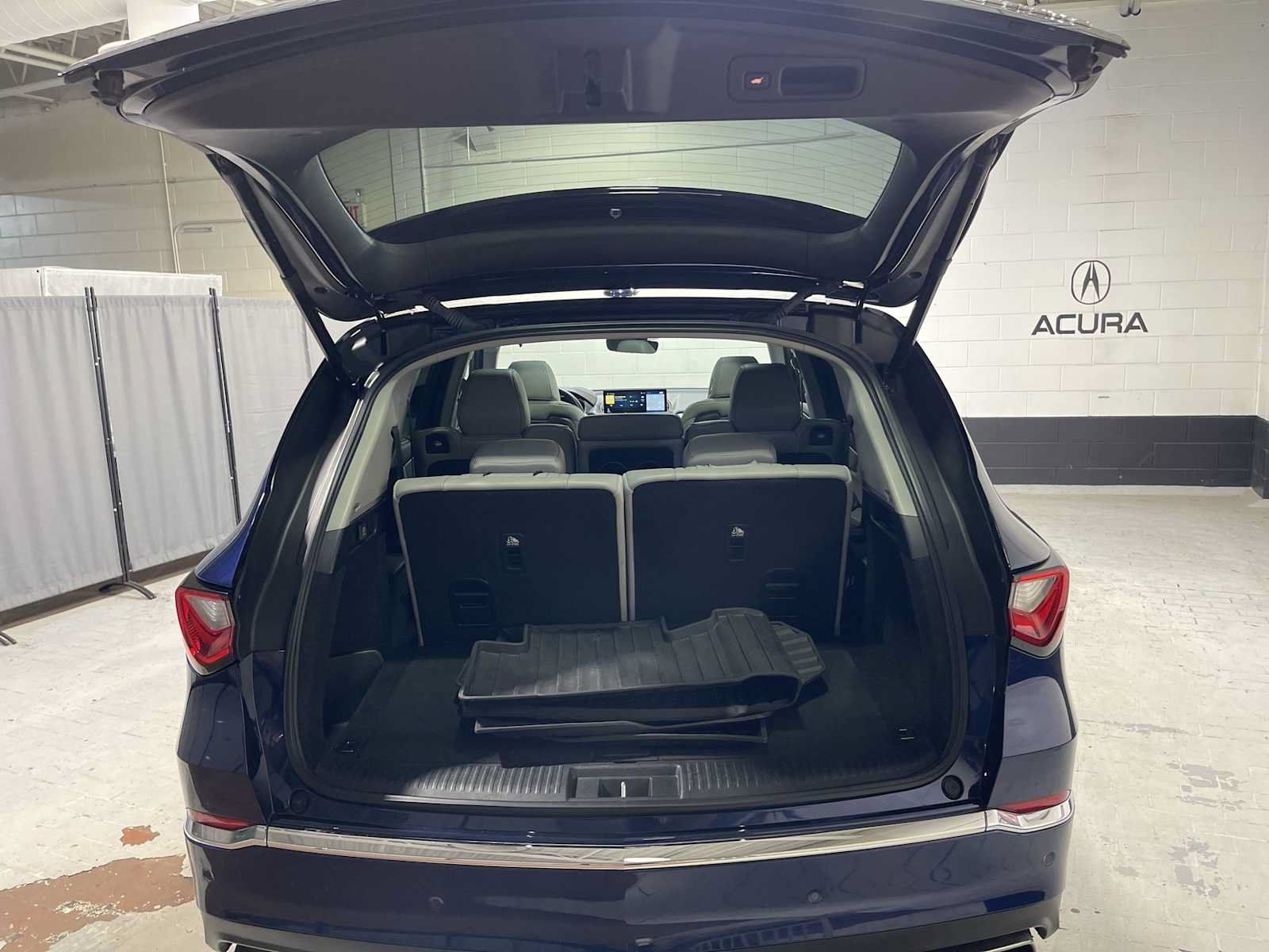 Used 2024 Acura MDX w/ Technology Package AWD/4WD image 19