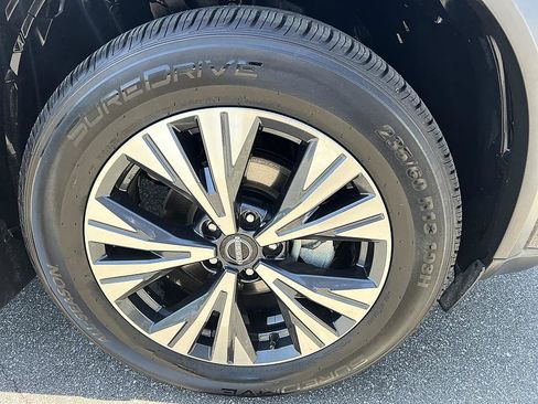 Certified 2023 Nissan Rogue SV w/ SV Premium B Package FWD image 12